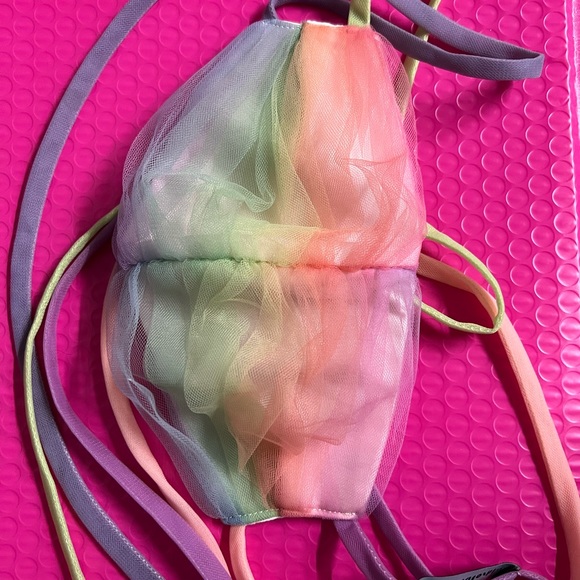 Lirika Matoshi face mask - Picture 2 of 3